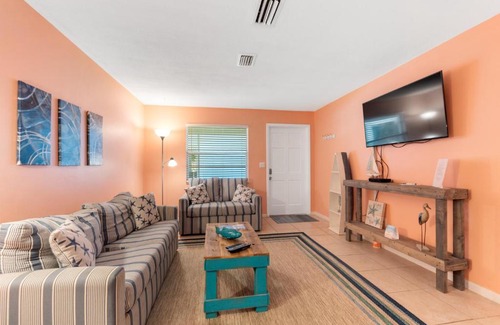 Indian Rocks Beach Apartamento | Charming Beach Villa B