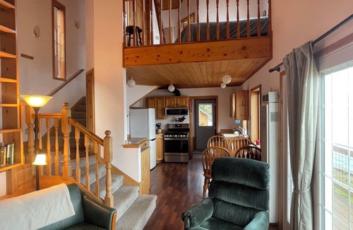 Langley Cabaña | Charming beachfront 1-bedroom cottage near Langley, Whidbey Island Washington.