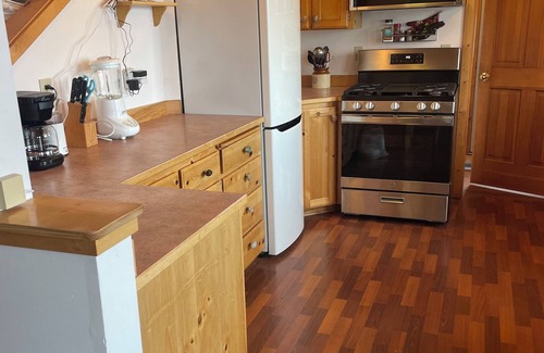 Langley Cabaña | Charming beachfront 1-bedroom cottage near Langley, Whidbey Island Washington.