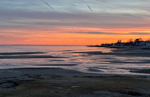 West Haven Casa | Charming, Beachfront retreat in West Haven!