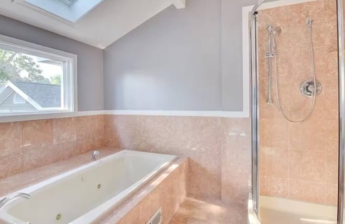 West Haven Casa | Charming, Beachfront retreat in West Haven!