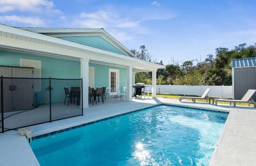 Palm Coast Casa | Charming Beachside Home Heated Pool Free Golf Cart