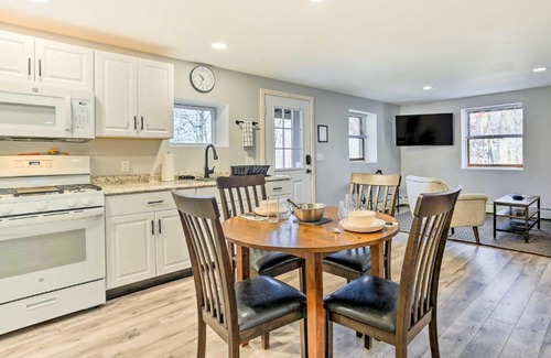 Beacon Apartamento | Charming Beacon Apt with Fire Pit Near Hiking!
