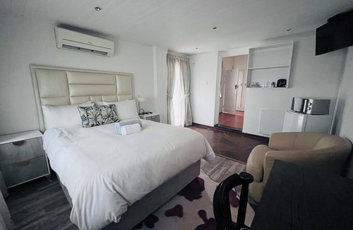 Selborne Cama Y Desayuno | Charming bed & breakfast with 10 bedrooms and WiFi, AC in enjoyable East London