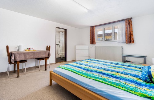 Badalona Cama Y Desayuno | Charming bed & breakfast in delightful Badalona with AC, WiFi