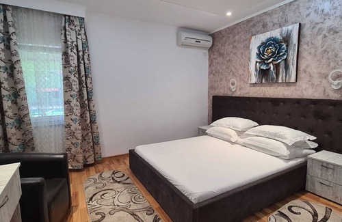 2 Mai Cama Y Desayuno | Charming bed & breakfast with AC and WiFi in amazing 2 MAI