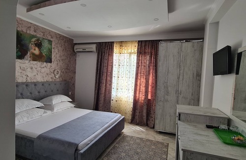 2 Mai Cama Y Desayuno | Charming bed & breakfast with AC and WiFi in amazing 2 MAI