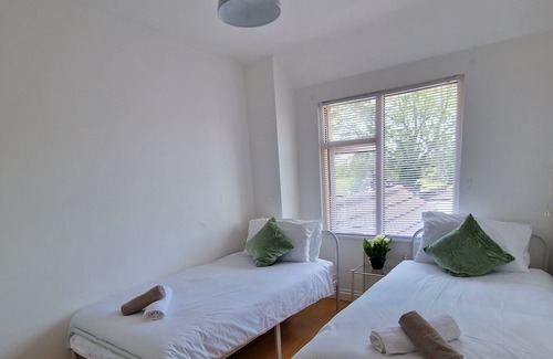 Bedford Casa | Charming Bedford Hideaway with FREE PARKING!