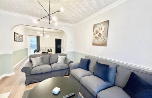 Bristol Casa | Charming Bedminster Home - Sleeps 8