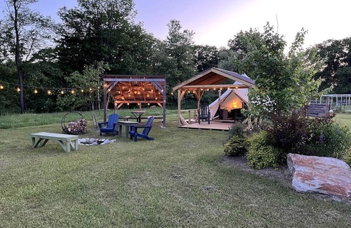 Turner Alquiler De RV | Charming Bell Tent Fantastic for a Cozy Glamping Experience in Turner, Maine