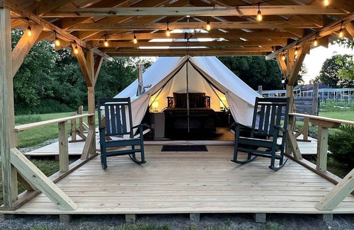 Turner Alquiler De RV | Charming Bell Tent Fantastic for a Cozy Glamping Experience in Turner, Maine