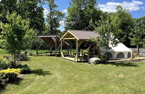 Turner Alquiler De RV | Charming Bell Tent Fantastic for a Cozy Glamping Experience in Turner, Maine