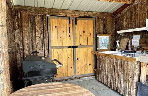 Hot Springs Alquiler De RV | Charming Bell Tent for Glamping Escapes to Montana
