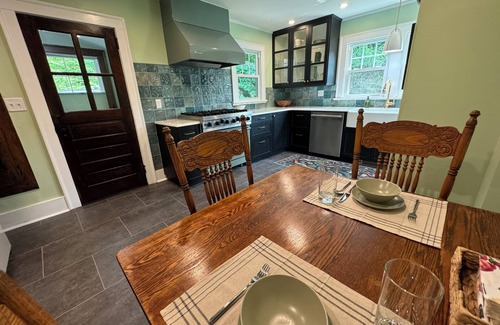 Glendale Casa | Charming Berkshire Farmhouse: Your Cozy Retreat Awaits!