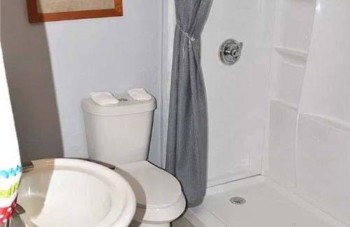 Mid Island Casa | Charming big home in fabulous Ft Myers Beach and a very short walk to the beach.