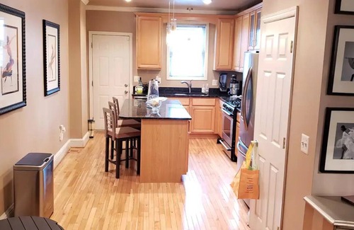 Bloomingdale Casa | Charming Bloomingdale Row Home with Deck and Parking