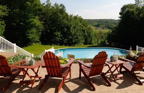 McKean Cama Y Desayuno | Charming BnB on private estate with pool: Room #3