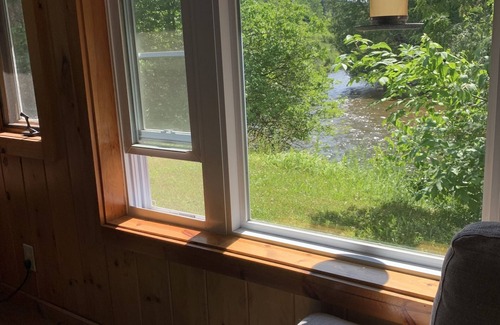 Mayfield Cabina | Charming Boardman Riverfront Cabin 2 Bedroom 1 bath