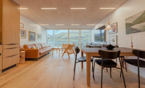 Vestmanna Apartamento | Charming Boathouse with Panoramic Fjord Views