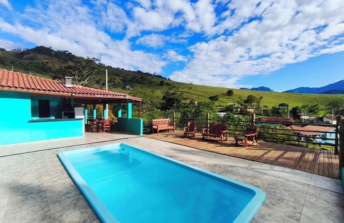 Sao Bento do Sapucai Cabaña | Charming 2-bedroom cottage in wonderful São Bento do Sapucaí with WiFi