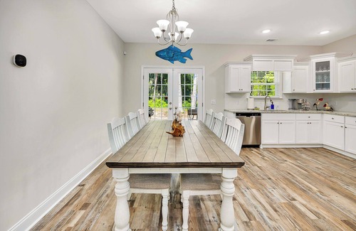 Darien Casa | Charming Brand New 3/2 Home- Downtown Darien 5 min away-High Speed internet