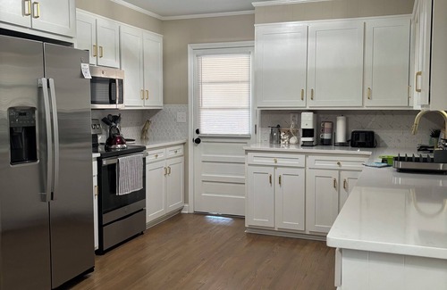Florence Casa | Charming Brand NEW 3B/2bathroom house closed by to all shopping and MUSC