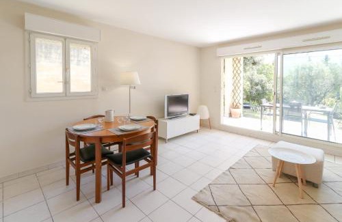 Prado - Republique Apartamento | Charming & bright flat with AC Garden 300m and Closed Garage - BENAKEY