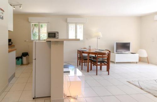 Prado - Republique Apartamento | Charming & bright flat with AC Garden 300m and Closed Garage - BENAKEY
