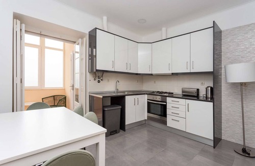 Alto do Pina Apartamento | Charming Bright Room | Shared Apartment