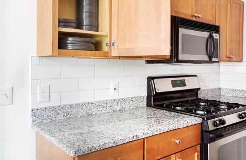 Cleveland Circle Apartamento | Charming Brighton 1BR steps from Boston College, by Blueground