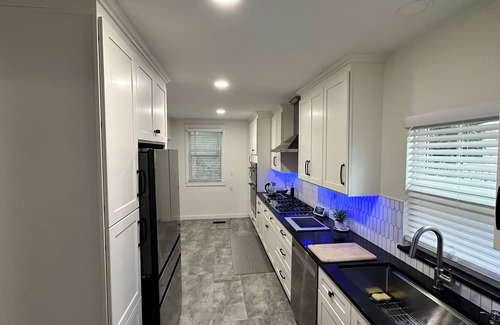 South Kansas City Casa | Charming Brookside 1917 Classic 3 BR 2.5 Bath Utilities Incl.