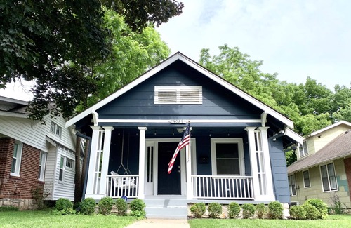 South Kansas City Casa | Charming Brookside Bungalow