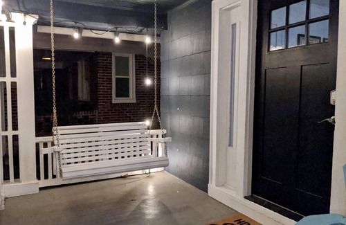 South Kansas City Casa | Charming Brookside Bungalow
