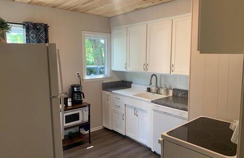 Manhattan Casa | Charming bungalow centrally located in the heart of Manhattan, Kansas.