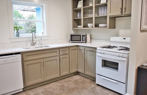 Laurel Casa | Charming Bungalow in Historic Laurel, Pet Friendly