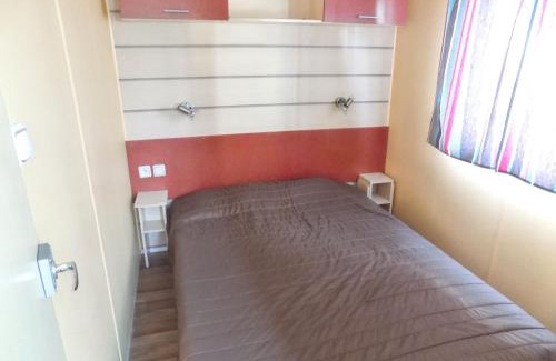 Burinhosa Casa | Charming Bungalow in Pataias, 18 m² with Shared Pool.
