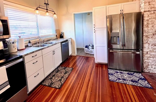 Jonesville Casa | Charming Bungalow in the heart of Elkin!
