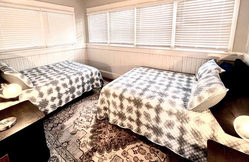Jonesville Casa | Charming Bungalow in the heart of Elkin!