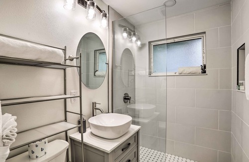 Greater Pinellas Point Casa | Charming Bungalow - 7 Mi to St Pete Beach!