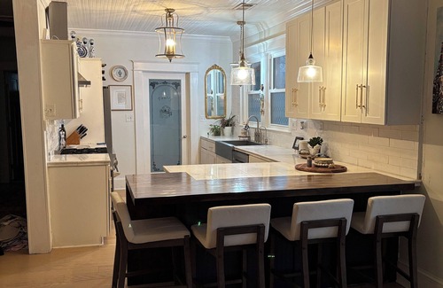 Columbia Casa | Bungalow con encanto, conveniente al centro de la ciudad, barrio tranquilo
