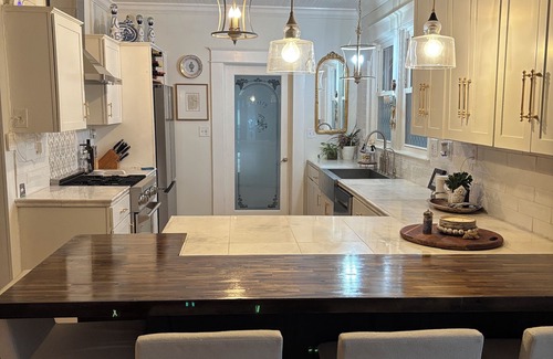 Columbia Casa | Bungalow con encanto, conveniente al centro de la ciudad, barrio tranquilo