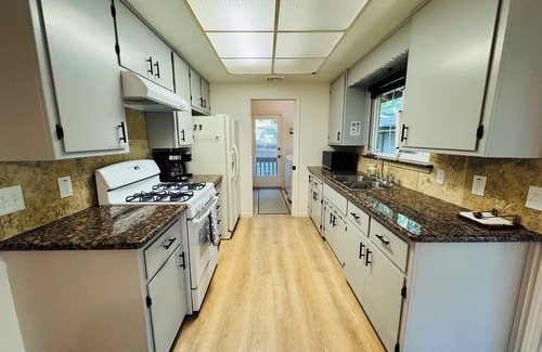Apple Hill Cabina | Charming Cabin Close to Lake ~ Apple Hill ~ Tahoe