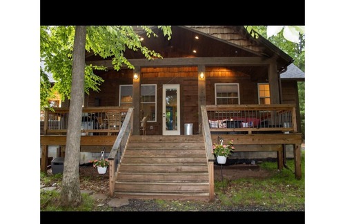 Swanton Casa | Charming Cabin in Deep Creek