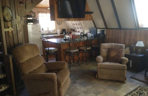 Pine Valley Cabina | Charming cabin in historical Pine Valley