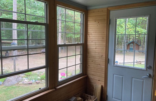 Powell Cabina | Charming Cabin in Heart of Recreation & Fall Colors + Sauna, Fire Pit, TreeHouse