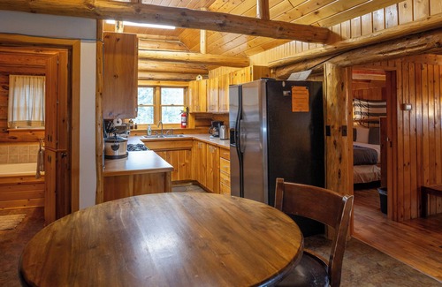 Cooke City-Silver Gate Cabina | Charming cabin in the heart of Downtown Cooke City Montana