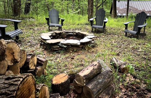 Bakerton Cabina | Charming Cabin in the Woods with River Access