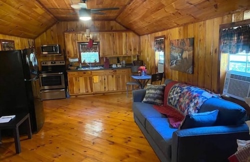 Camden Cabina | Charming Cabin near Kentucky LK