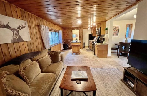 Pine Cabina | Charming Cabin on Dream Property