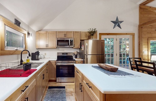 Monmouth Casa | Charming Cabin with Serene Woodland Views and Modern Comforts